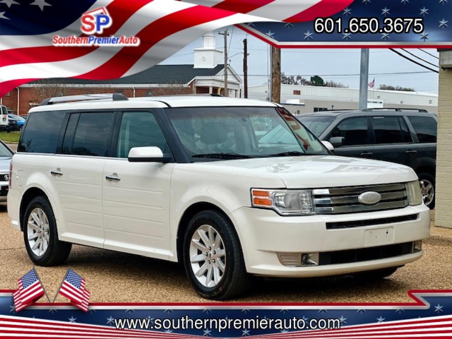 2012 WHITE /Black leather FORD FLEX SEL SEL W/ Leather (2FMGK5CC6CB) with an 3.5L V6 DOHC 24V engine, 6-Speed overdrive transmission, located at 922 W. Beacon St., Philadelphia, MS, 39350, (601) 650-3675, 32.770447, -89.127151 - Title: 2012 Ford Flex SEL FWD Year: 2012 Make: Ford Model: Flex Engine: 3.5L V6 DOHC 24V Body: SPORT UTILITY 4-DR Transmission: 6-Speed overdrive Drive Type: FWD Mpg City: 17 Mpg: 24 Trim: SEL - Photo#0